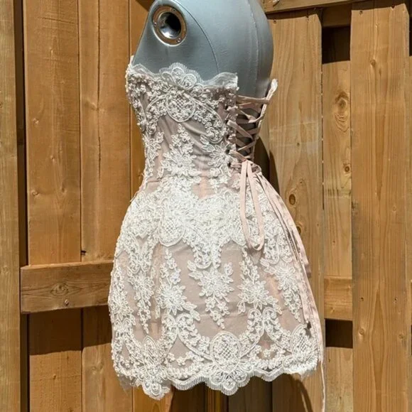 🆕 BRONX & BANCO 🧿 NWOT Maraya Blanc Lace Mini Dress, Sz XS US 2 - Picture 7 of 15